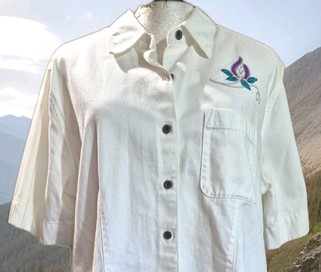 Vintage Woman XL White Cotton Floral Embroidery Vintage Tailored Western Inspire