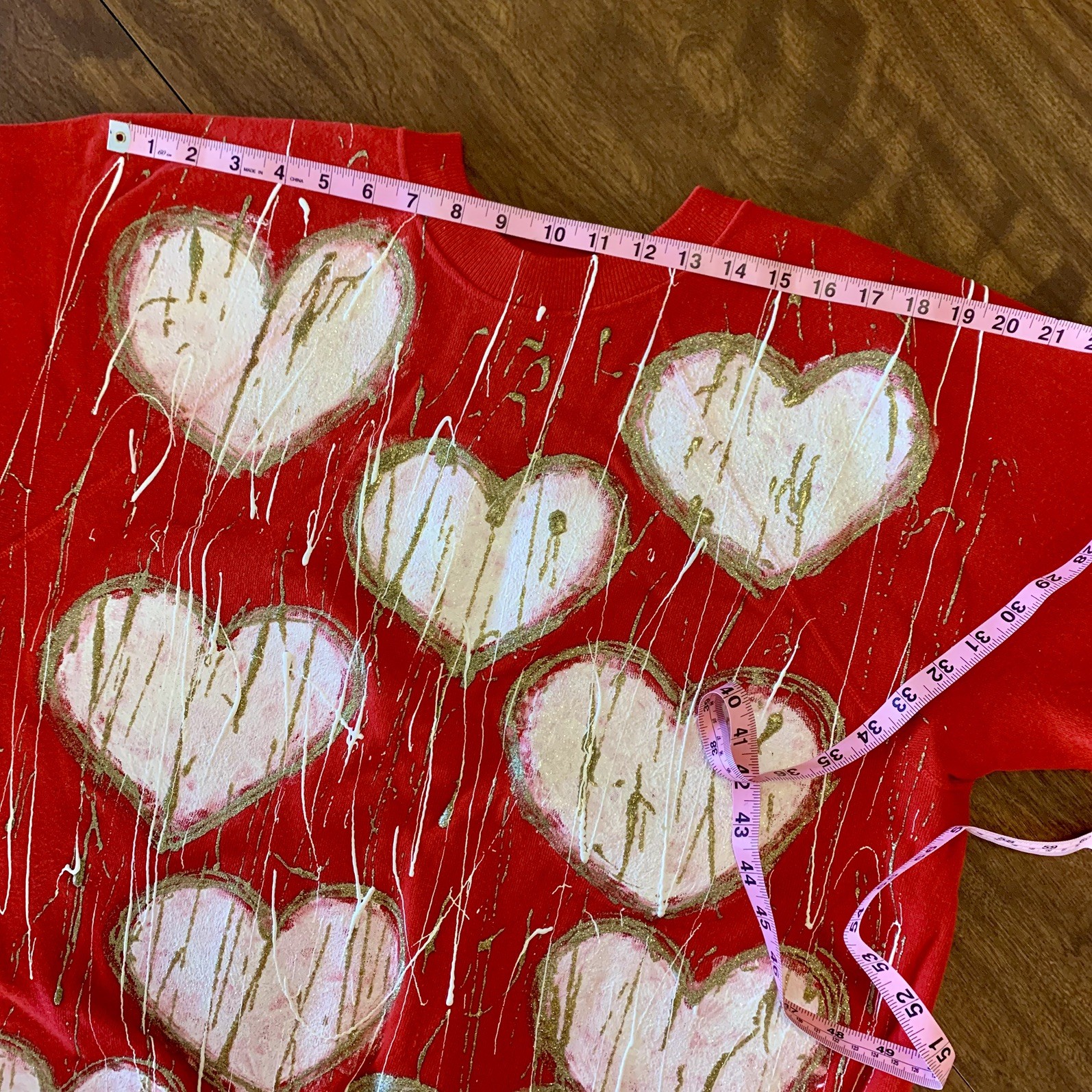Vintage Valentine’s Day Red Sweatshirt with painted hearts gold paint spatter L