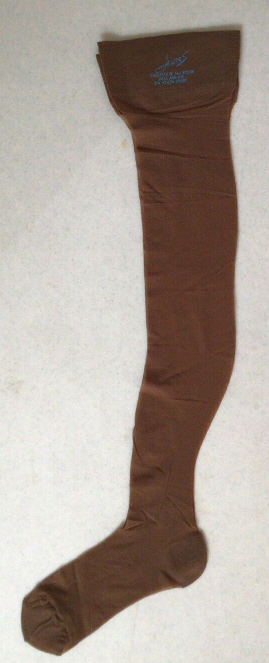 1 Pair Hanes Cantrece Heel Toe Nylon Stockings Pantyhose 9 1/2-10 1/2 Short