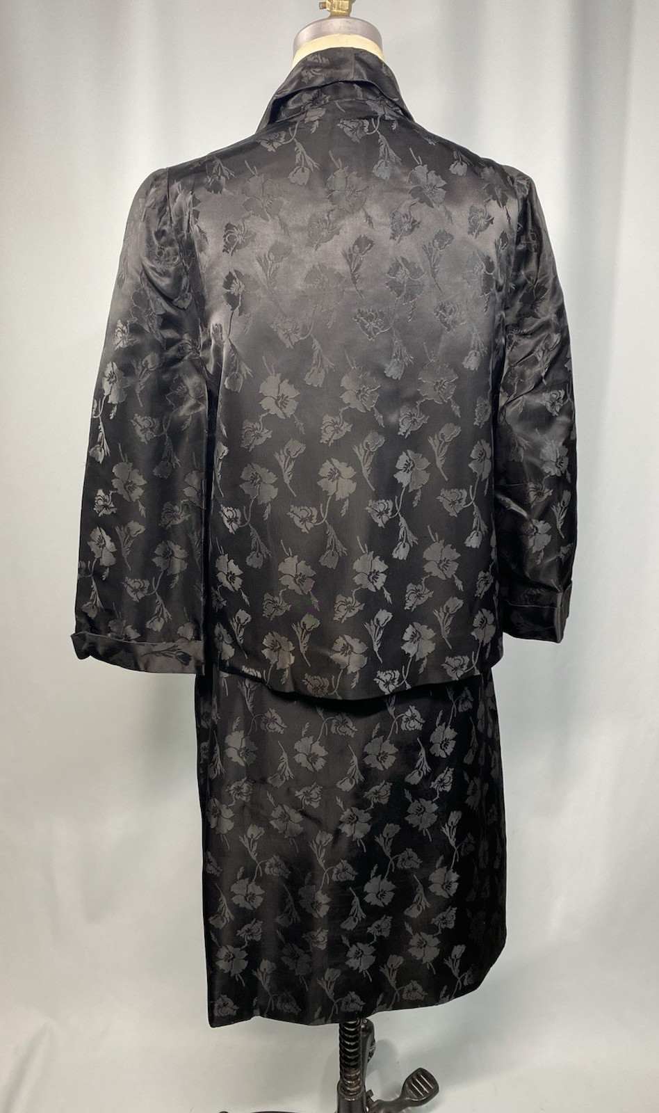 Vintage Skirt Suit SIZE LARGE black jacquard tailored classic 50s 60s goth
