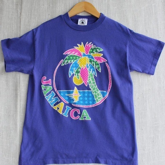 Vintage single stitch Jamaica T-shirt from Ross International. 100% cotton OS