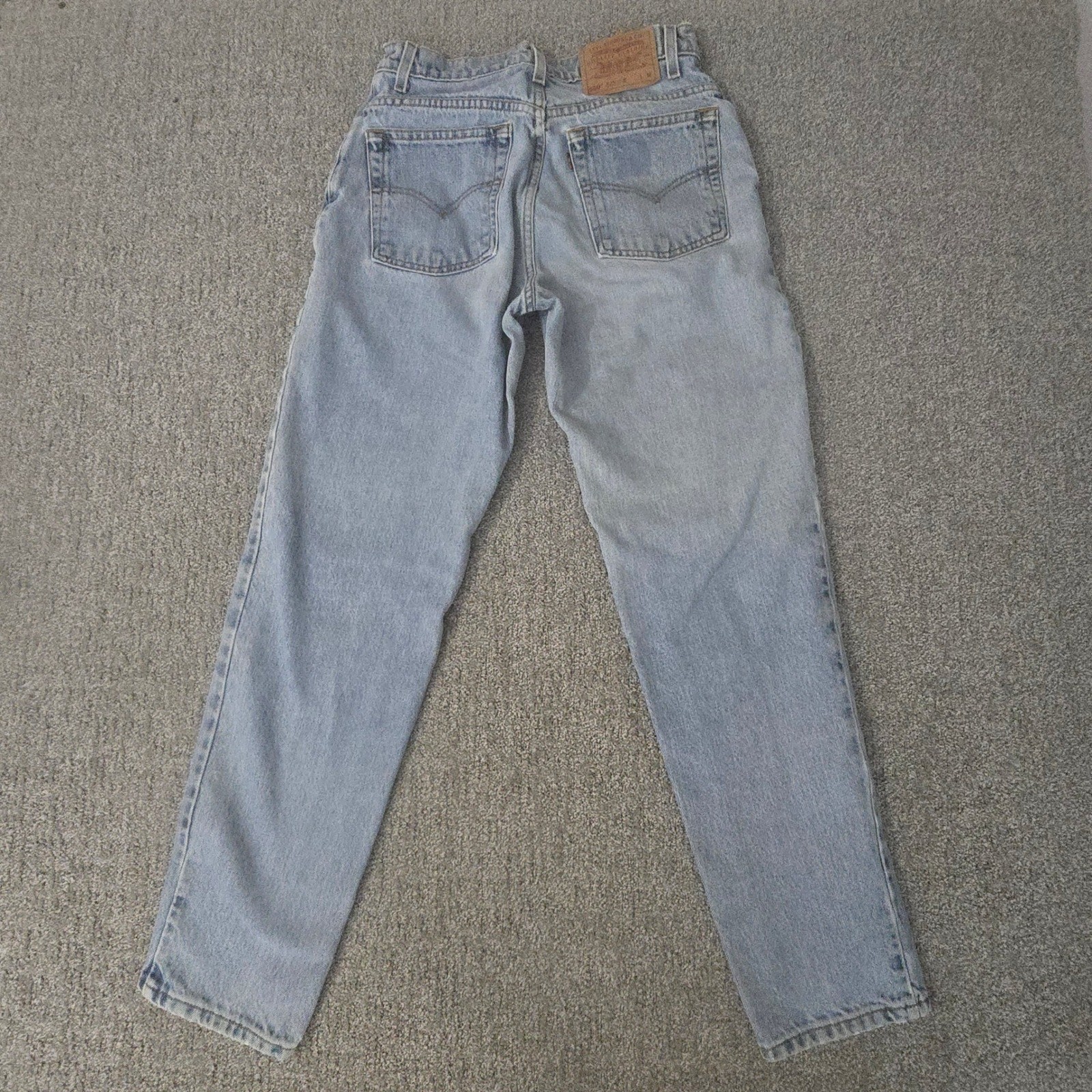 Vintage Levi’s 550 Relaxed Fit Tapered Leg Jeans Light Wash USA 9 JR 90s