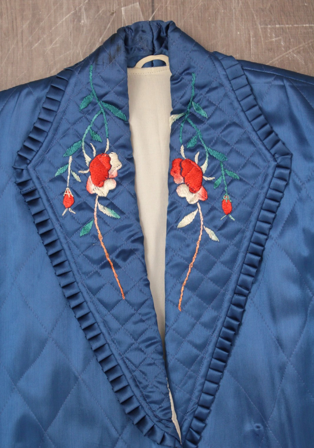 VTG Womens 50s 60s Blue Embroidered Rayon Korean / Japanese Robe S/M 1950s 1960s