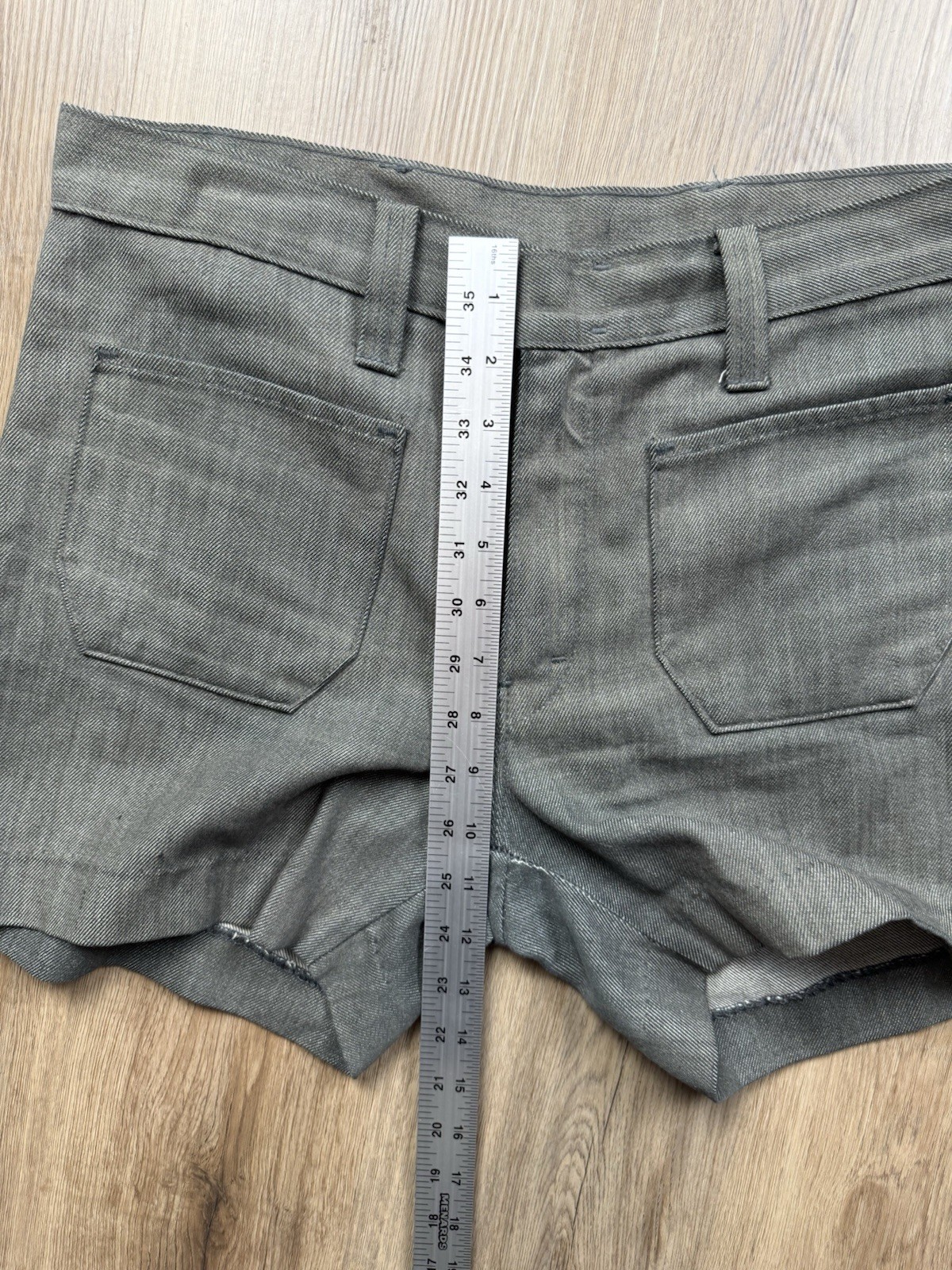 70’s VINTAGE Mann Cut Off Brush Shorts Size 32 Hippie Denim Grunge