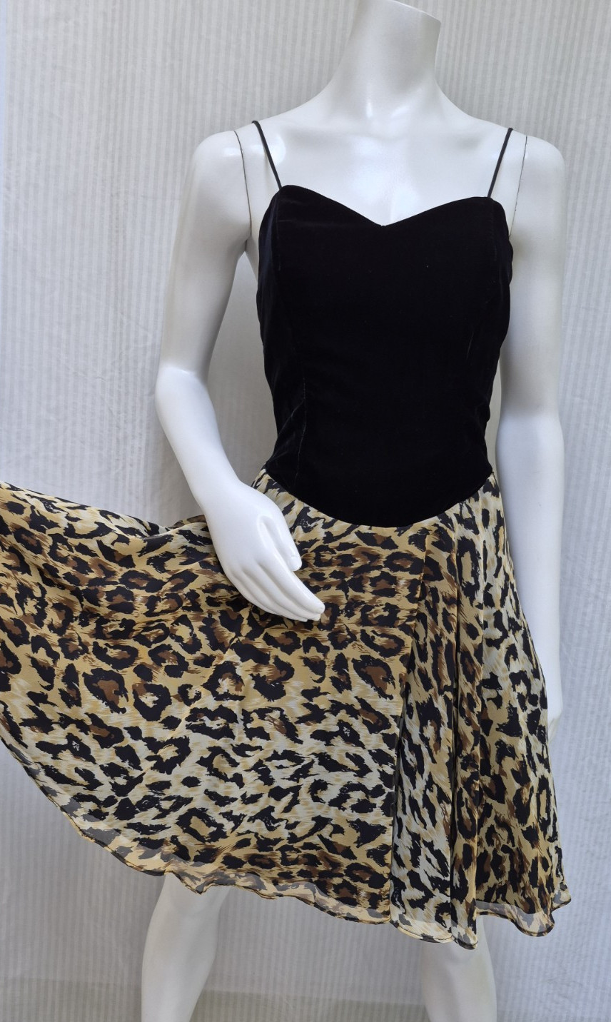 Vintage De Laru By Linda Bernell Velvet & Animal print Full Skirt Dress – Size M