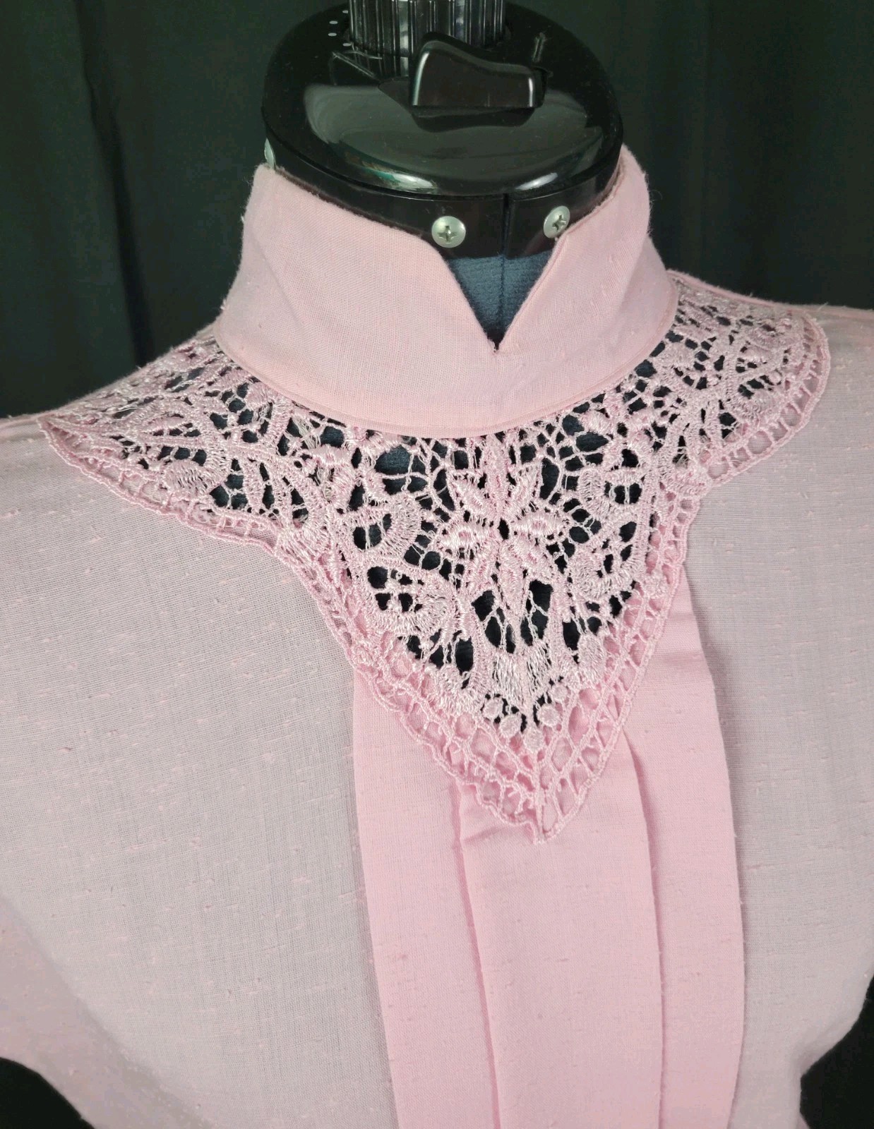 Vintage At Once Pink Drop Shoulder Blouse w Lace Neckline Size Small