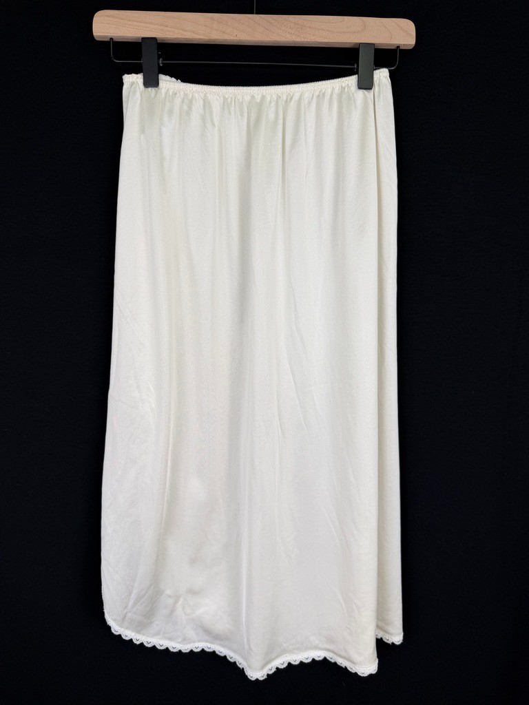Vintage Warners Perfect Measure White Nylon Half Slip L Lace Hem Underskirt 26″