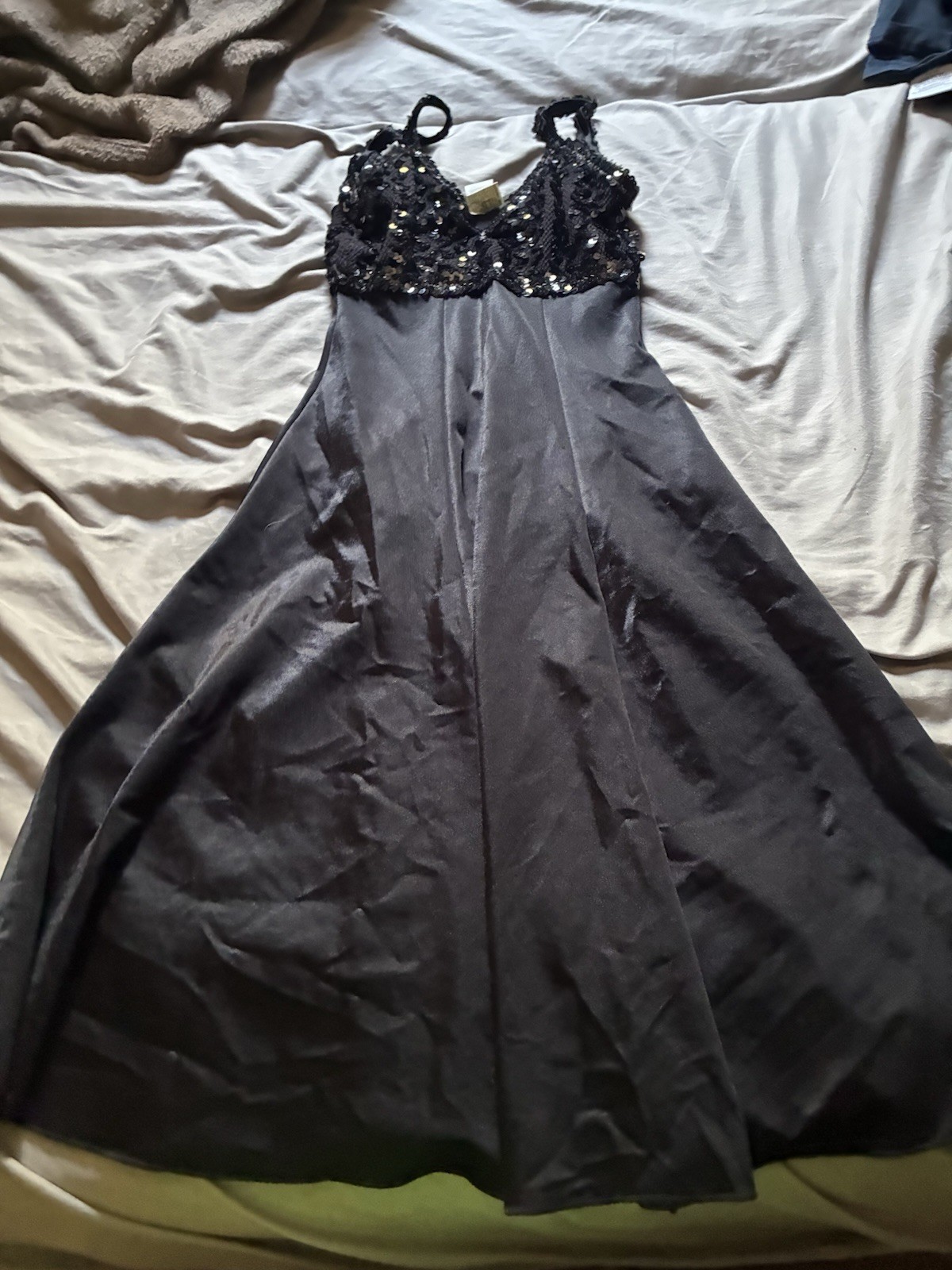 Women’s Black Lace Bodice Spaghetti Strap Nightgown Slip Sleepwear