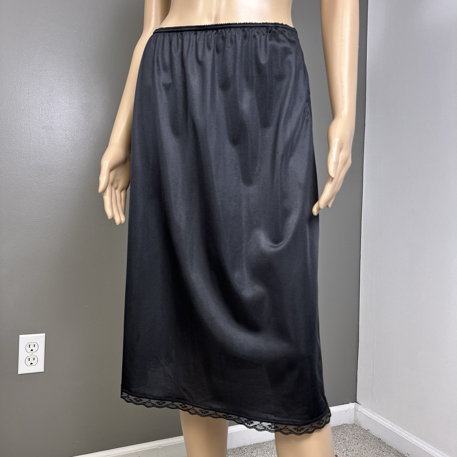 Vintage Half Slip Skirt Warner’s Perfect Measure Size Large Black 55300 Midi USA