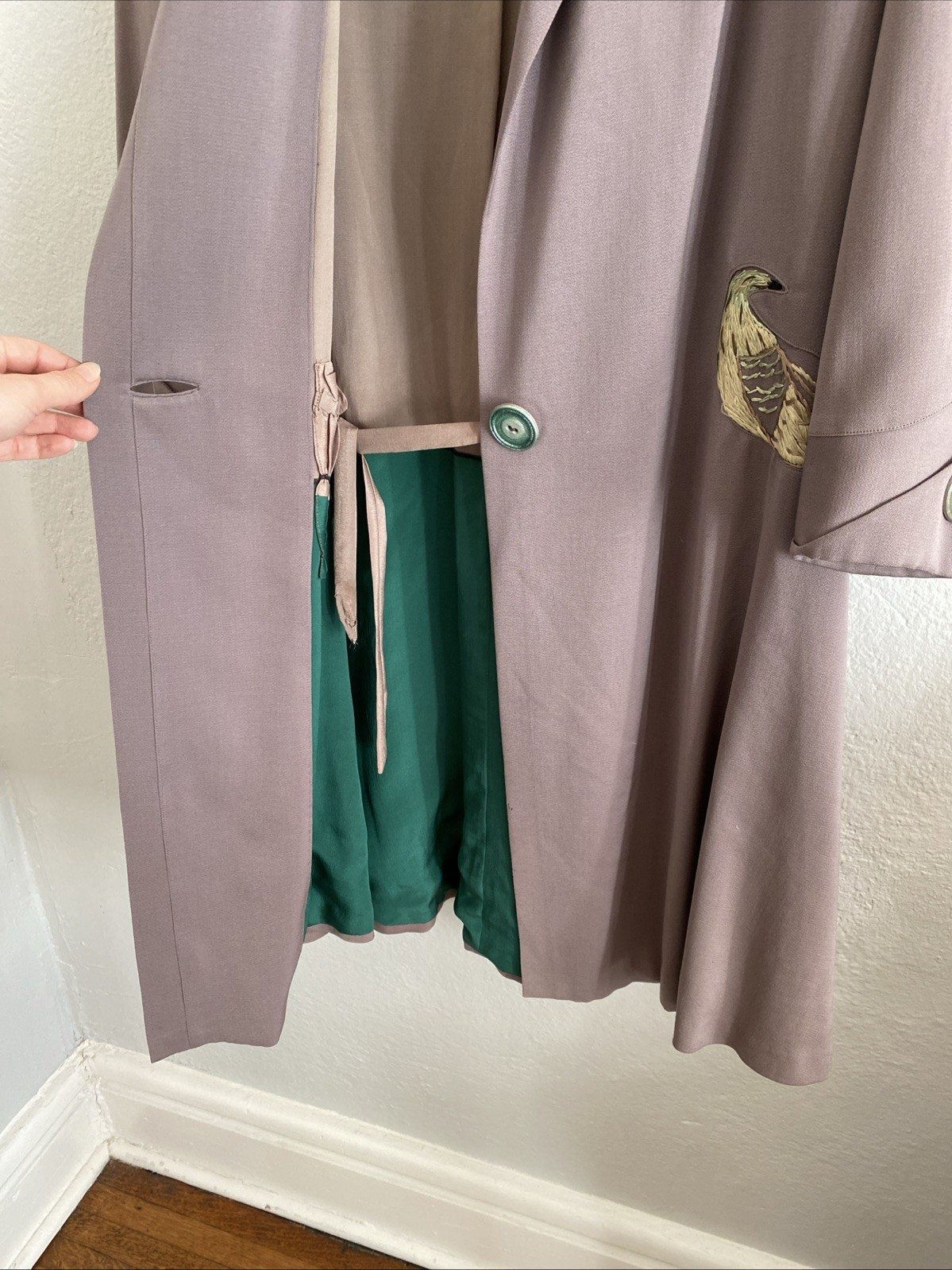 Vintage 20s Silver Plumb Peacock Lamé Embroidered Fur Collar Silk Lined Coat M