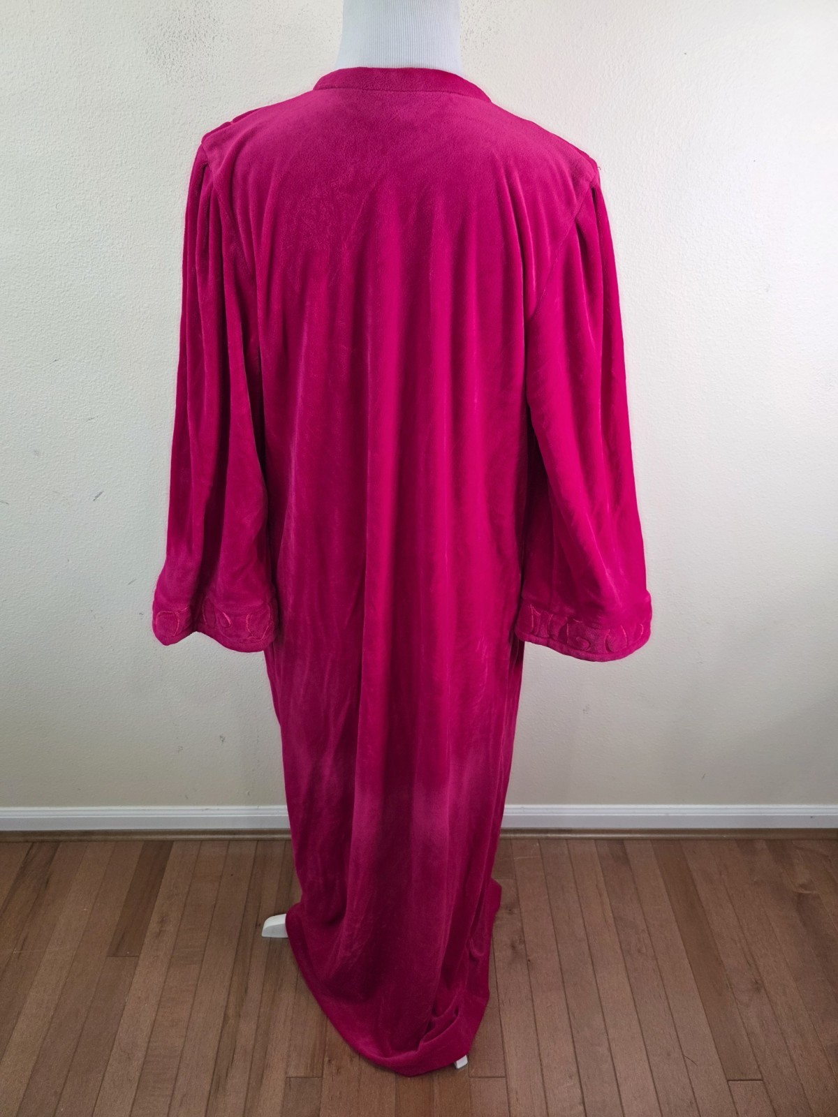 Diamond Tea Women’s Magenta Pink Velour Zip Up Robe Size Medium Petite