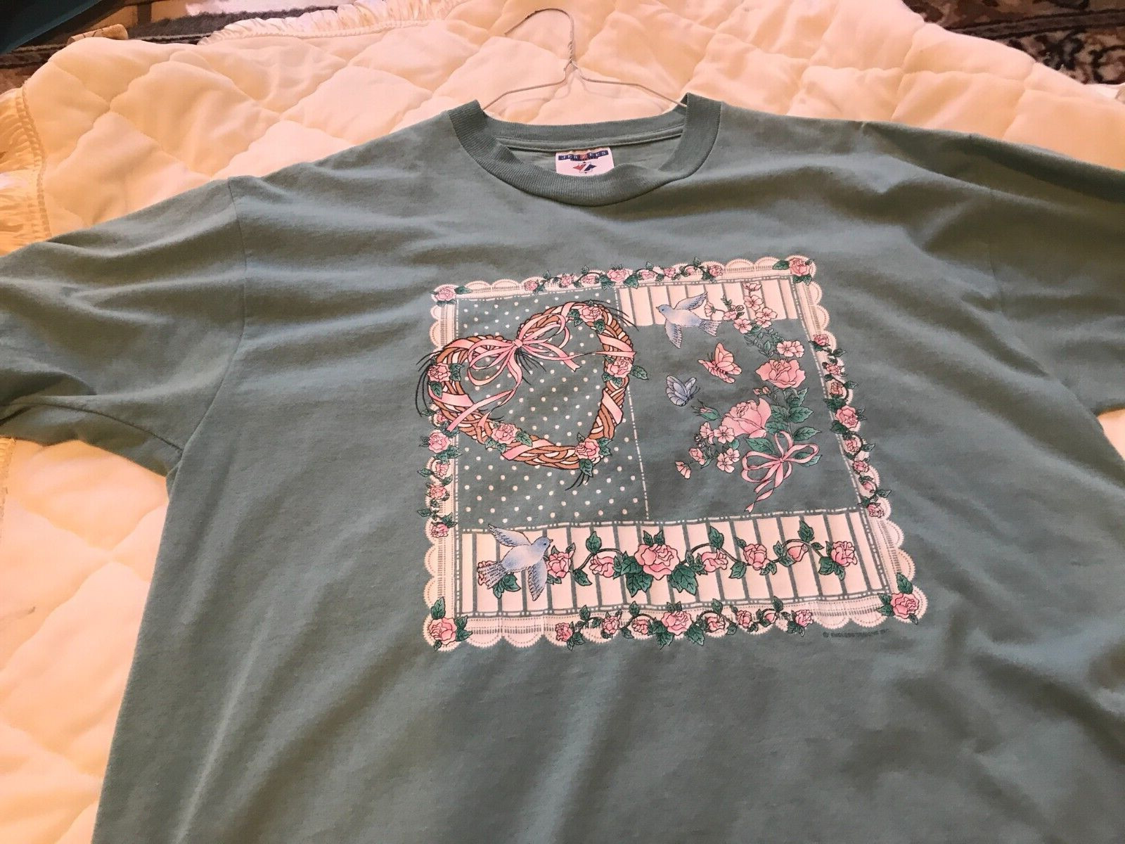Vintage Women’s JERZEES t-shirt Large Birds/Butterflies/Roses Nature Made in USA