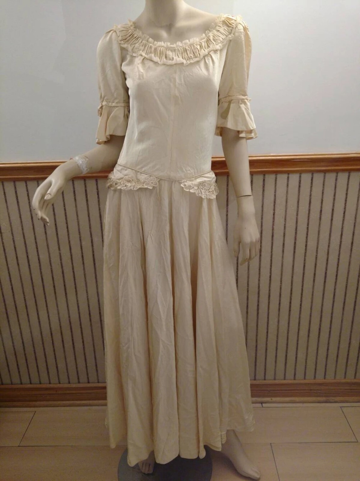 Vintage Faille Wedding Dress Full Skirt Cream Ivory Bridal Gown 34″B 27″W
