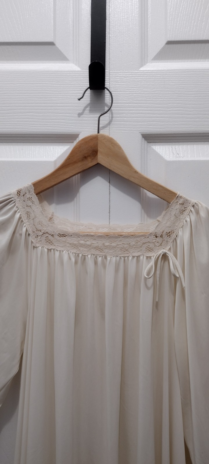 Vintage Komar Cream Lace Trim Nightgown Maxi Gown Small 100% Antron Nylon Cottag