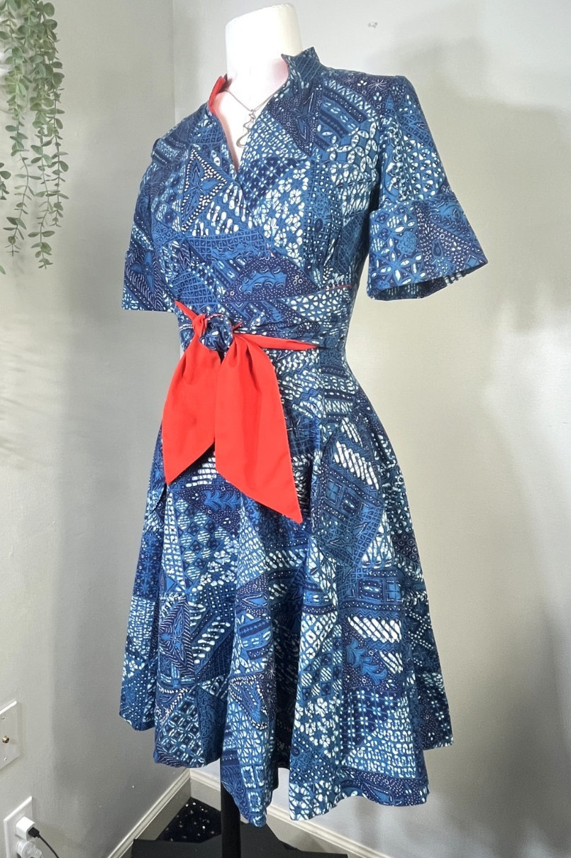 Vintage Plaza South Small Dress Mid Century Style Princess Cut Short Sleeve Midi