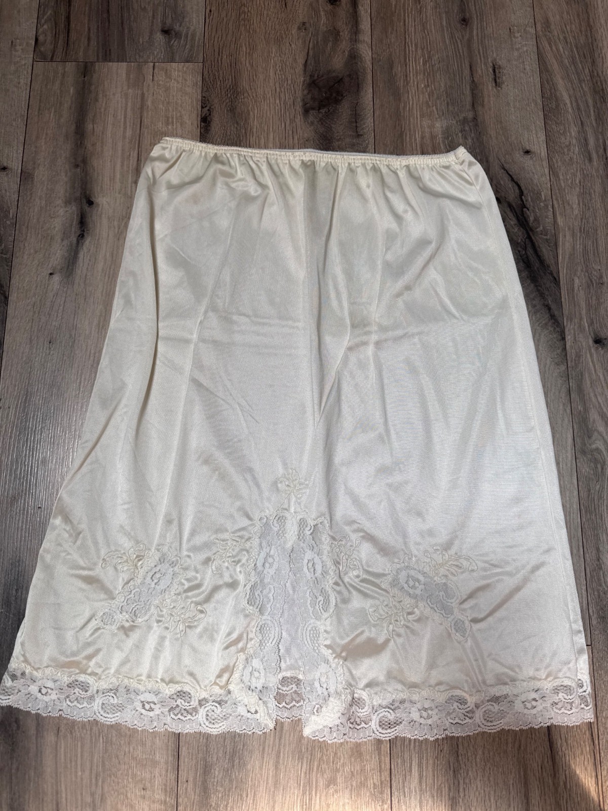 Vintage Ivory Lace-Trimmed Half Slip Underskirt With Elastic Waistband 24-Inch L