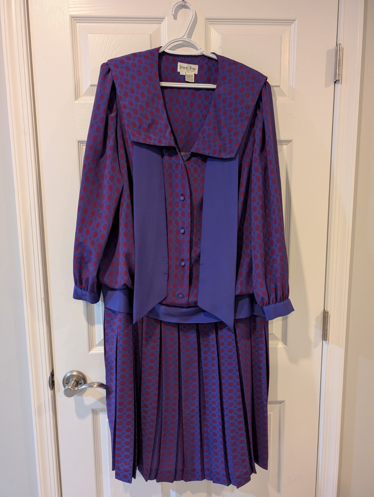 Vintage 1980 Grace Tone Fashion Purple And Red Dress. Vintage Size 20