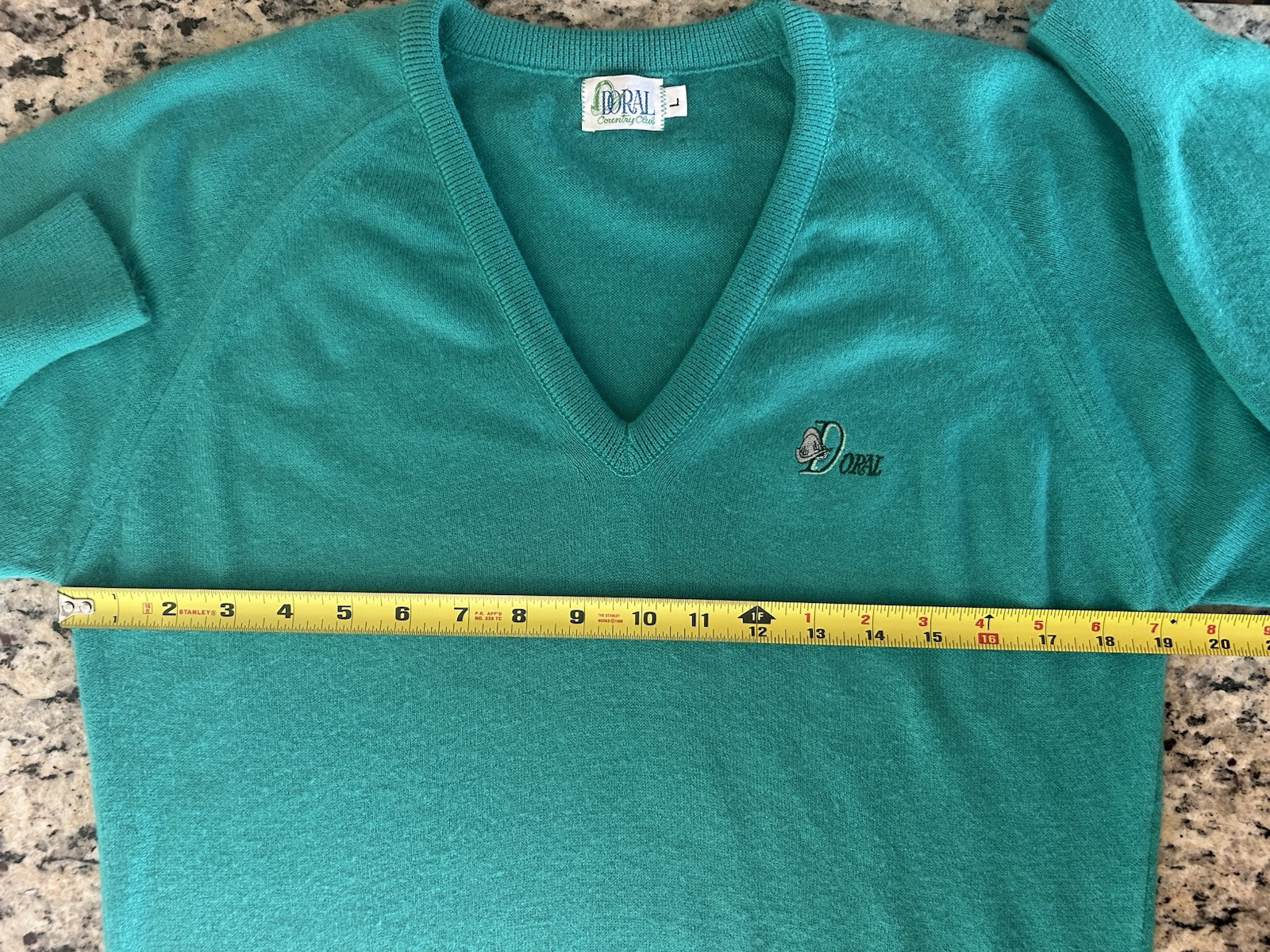 Vintage 70s 80s Doral Country Club FL Women’s V-Neck Green Sweater Large