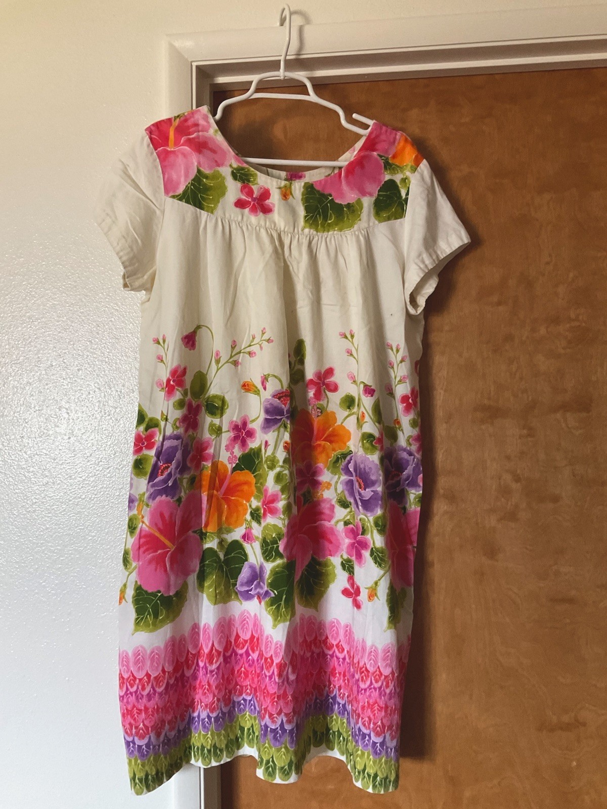 Vintage Women’s Ui-Makai Short White Floral Mu’u Mu’u Dress Sz L/XL