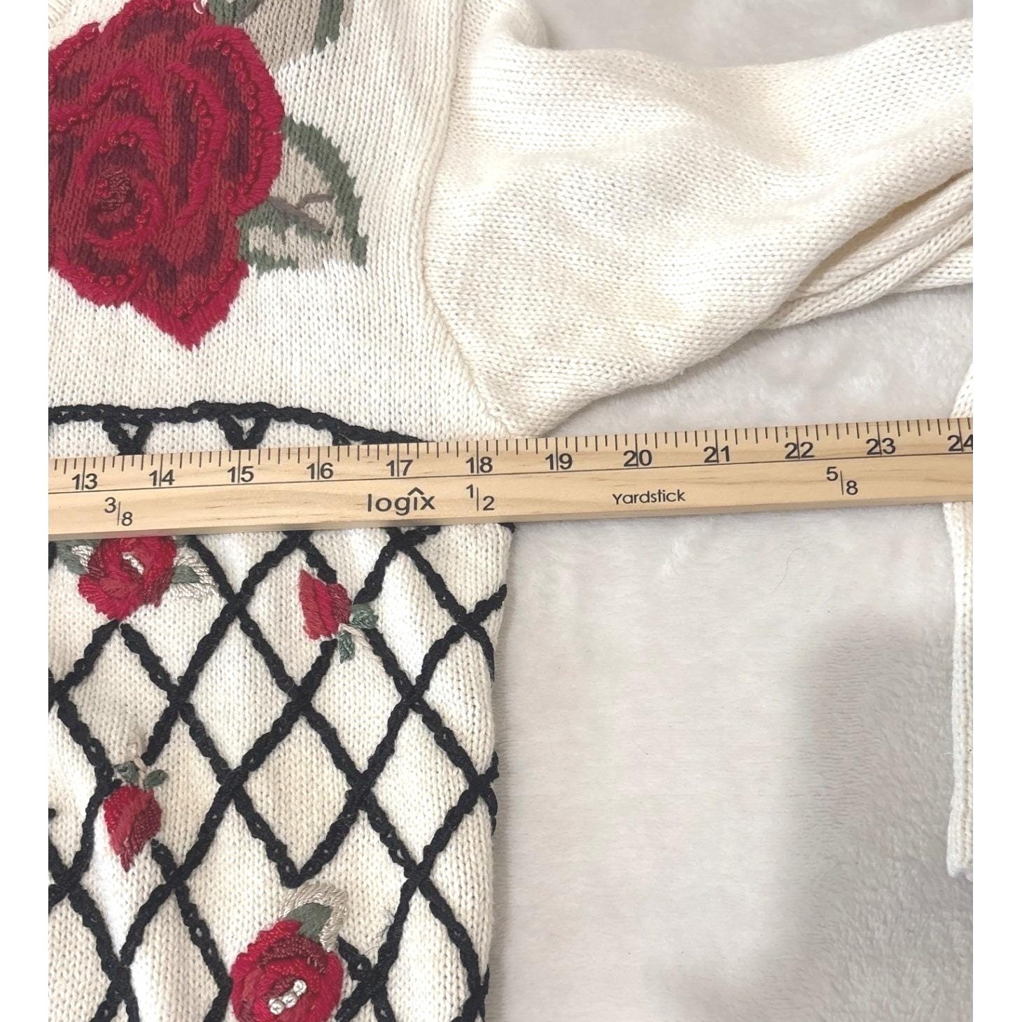 VTG Donnkenny Classics Rose Floral Lattice Knit Sweater Cream Red Small