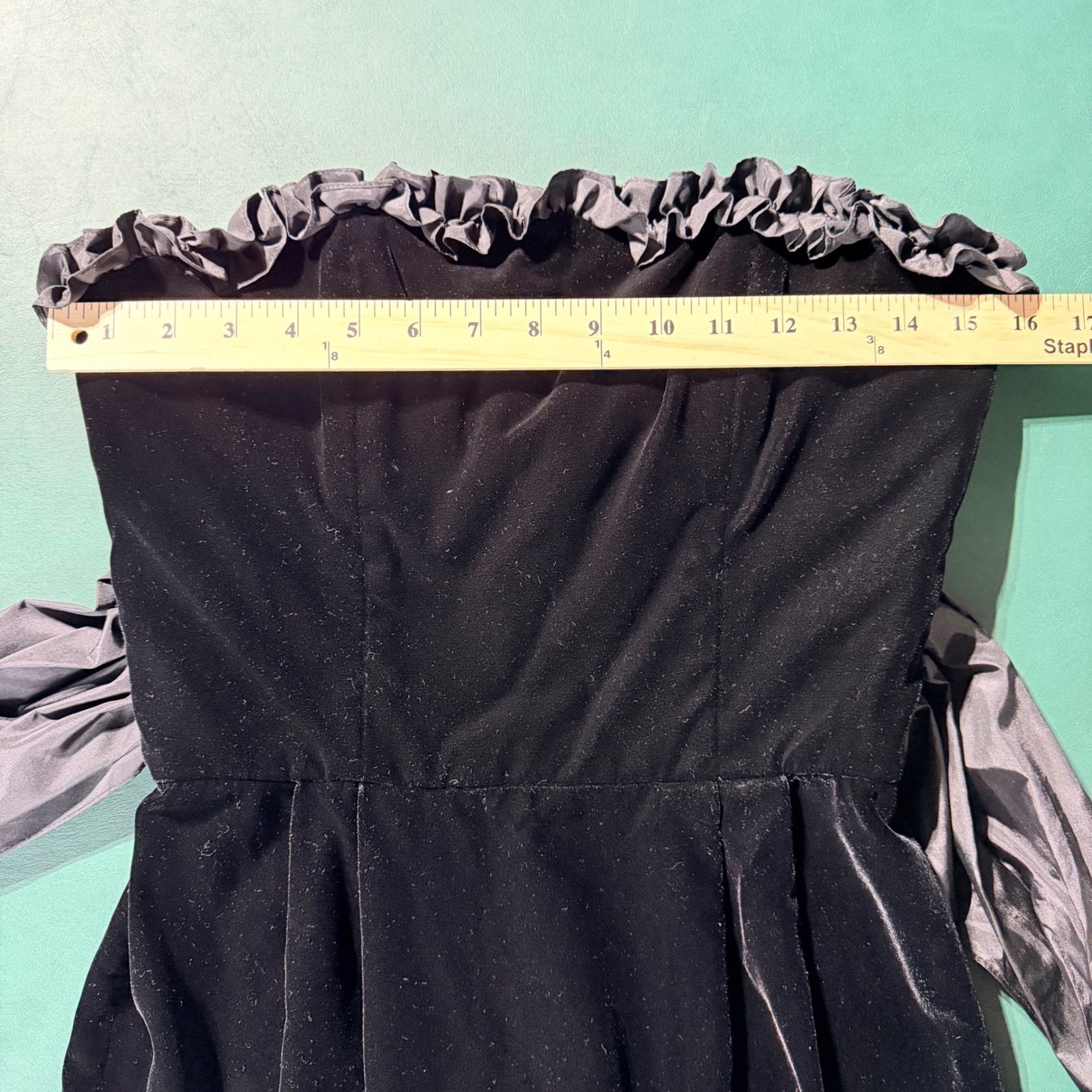 Vintage Y2K Kathryn Conover New York Formal Pencil Dress 8 Black Velvet Glam