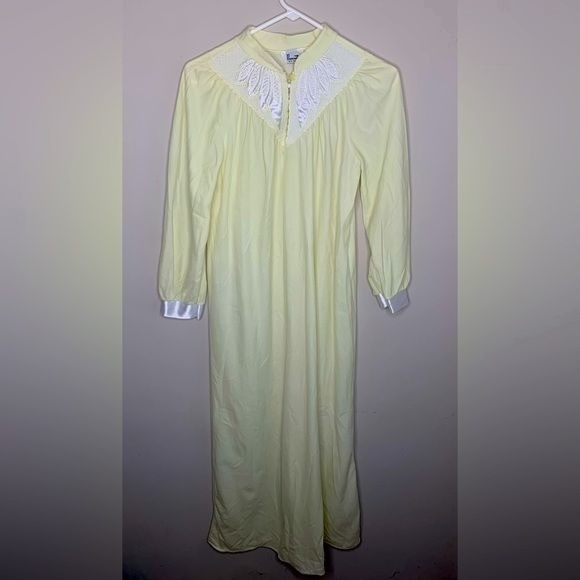 Vintage Paramount NY Nightgown M Yellow Nylon Embroidered Yoke USA Nightdress