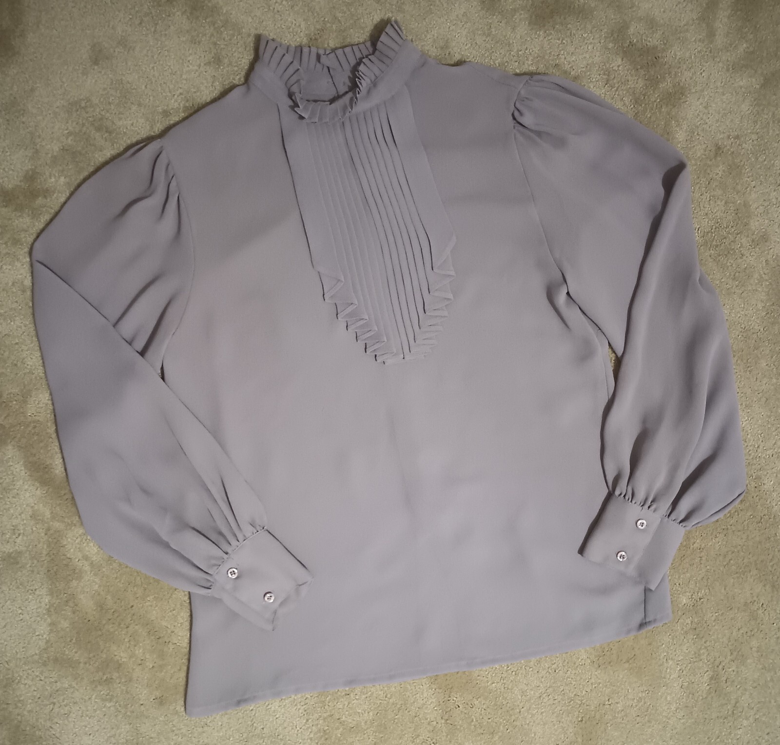 Women’s Vtg 80s 90s Lightweight Gray Semi Sheer Crepe Blouse With Pleated Bib