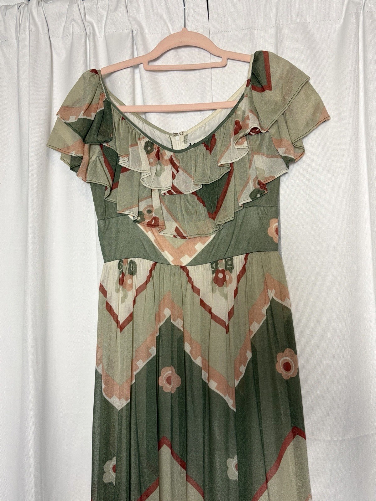 Vintage 1970s Hoku Green Neutrals Floral Ruffle Neck Maxi Dress Size 38 (Small)