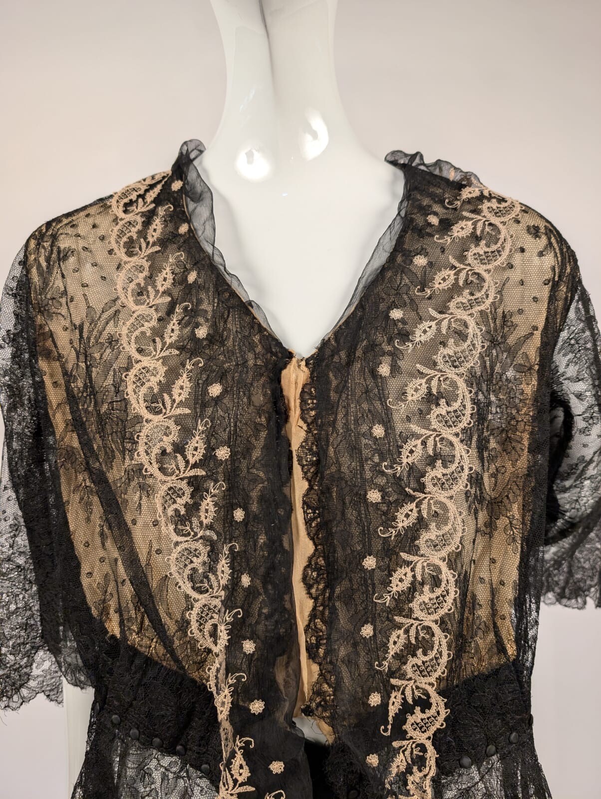 EDWARDIAN BLACK CHANTILLY LACE BLOUSE W CAT AND NINE TAIL PATTERN