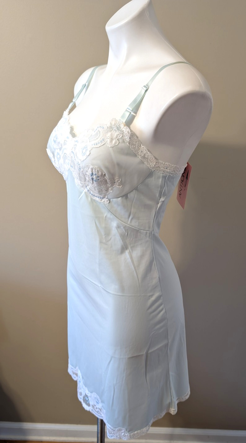 Vintage 1960’s SHADOWLINE Light Blue Full Slip Antron Nylon Size 32 Short NWT