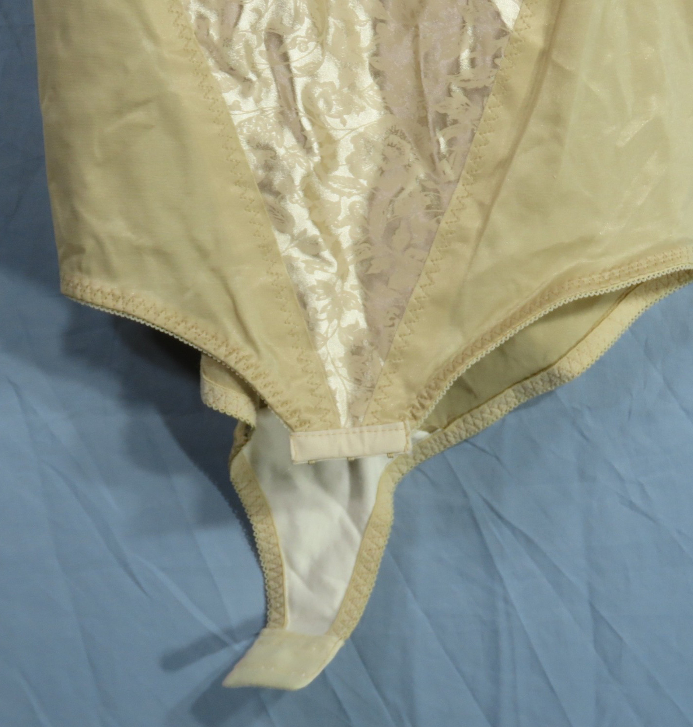 VTG Williwear Beige ALL-IN-ONE GIRDLE Bodysuit WILLI WEAR Satin Jacquard 36C