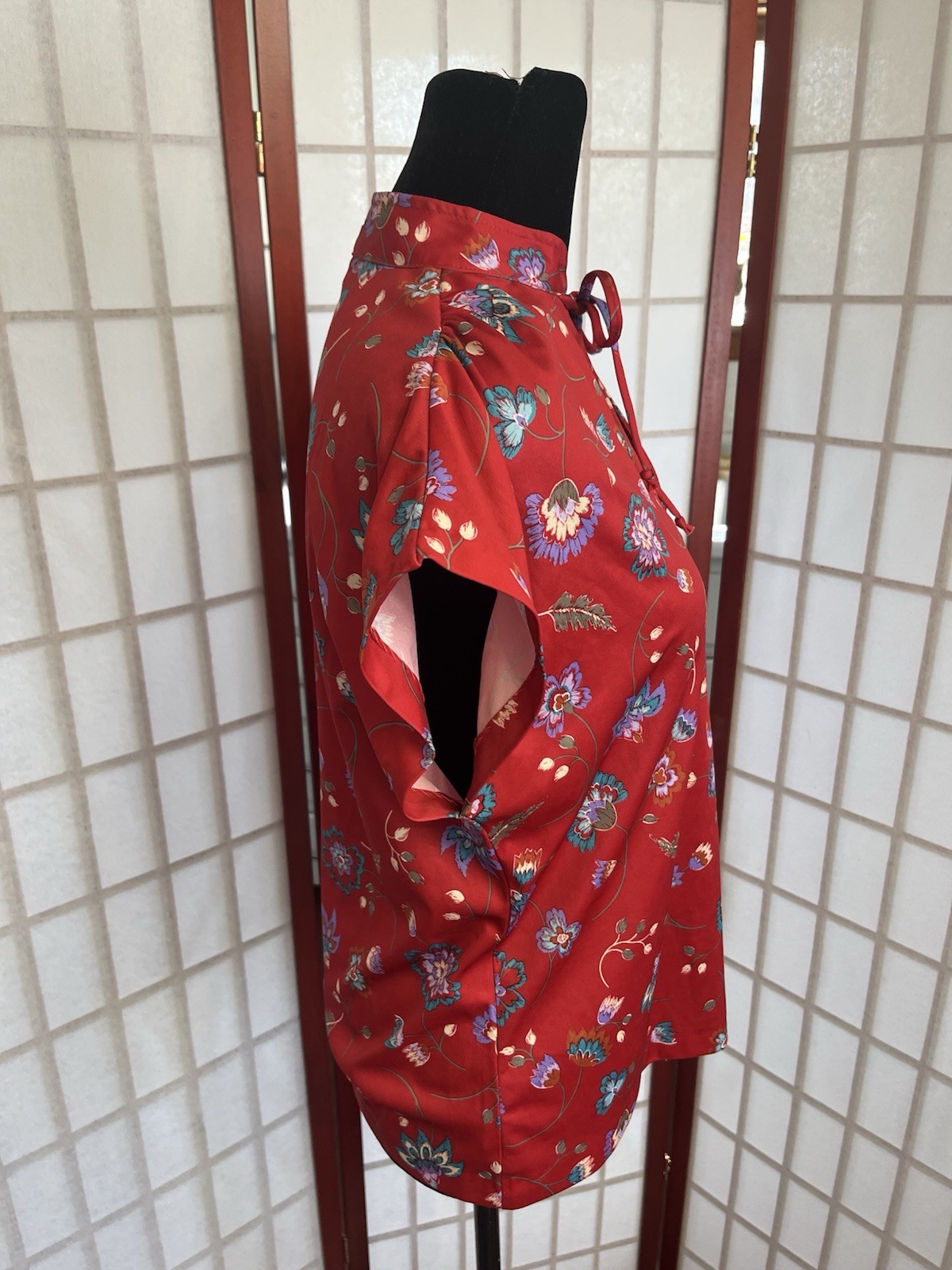 Vintage 70s/ 80’s boho retro eastern influence red with floral print Top