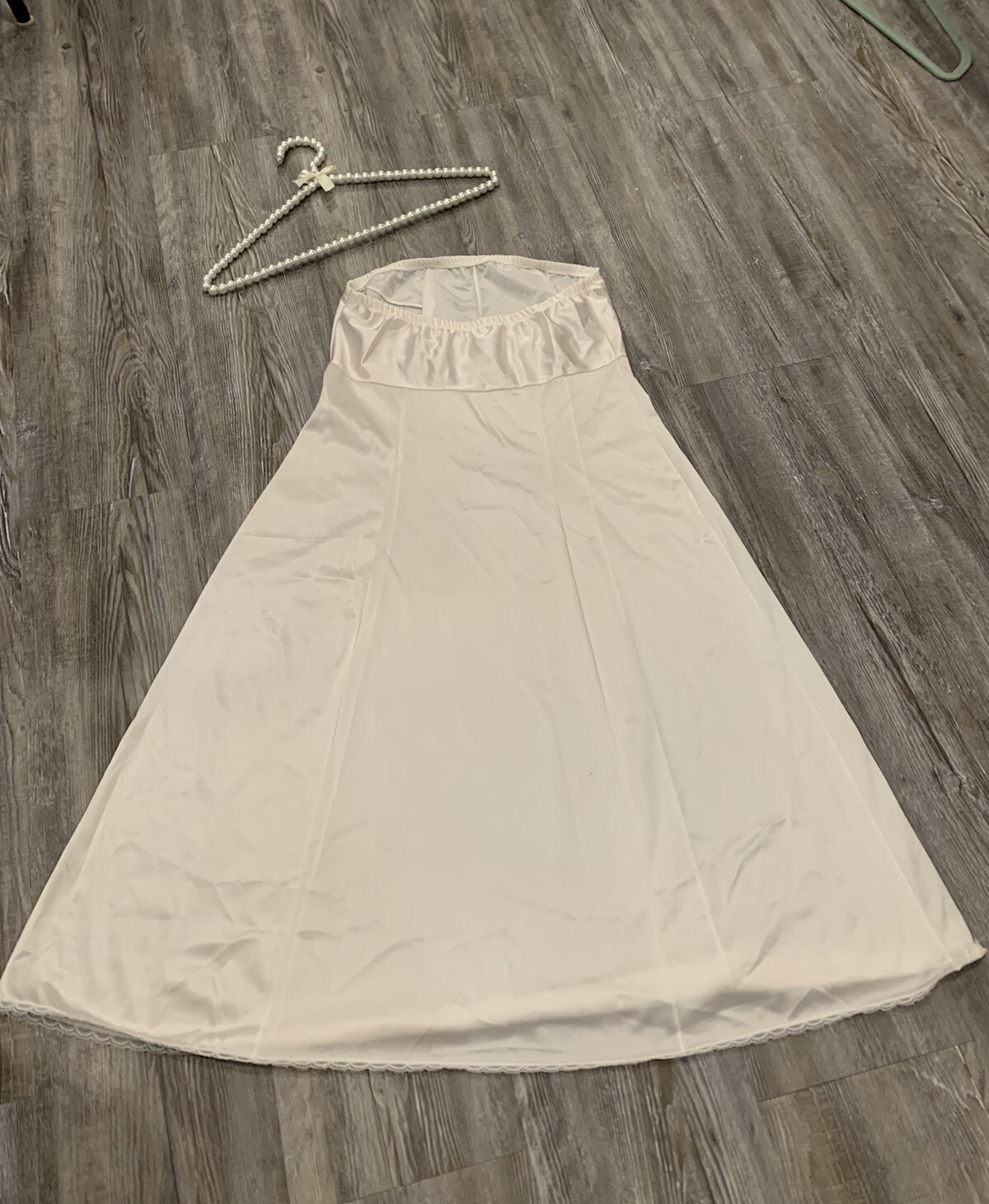 VTG Vanity Fair Ivory Silky Satin 100% Nylon Antron III USA Strapless Slip 34LL