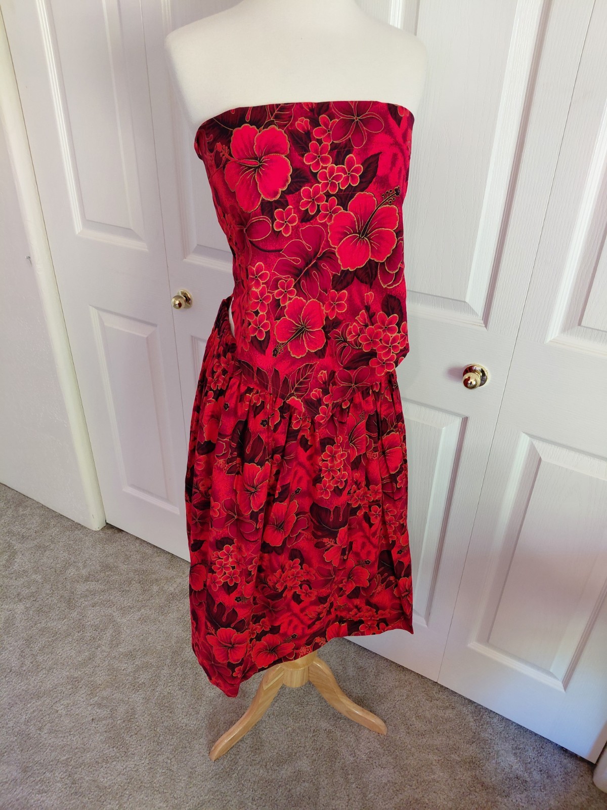 Vintage 1970s Hawaiian Red Floral Handkerchief Top And Skirt Set Medium