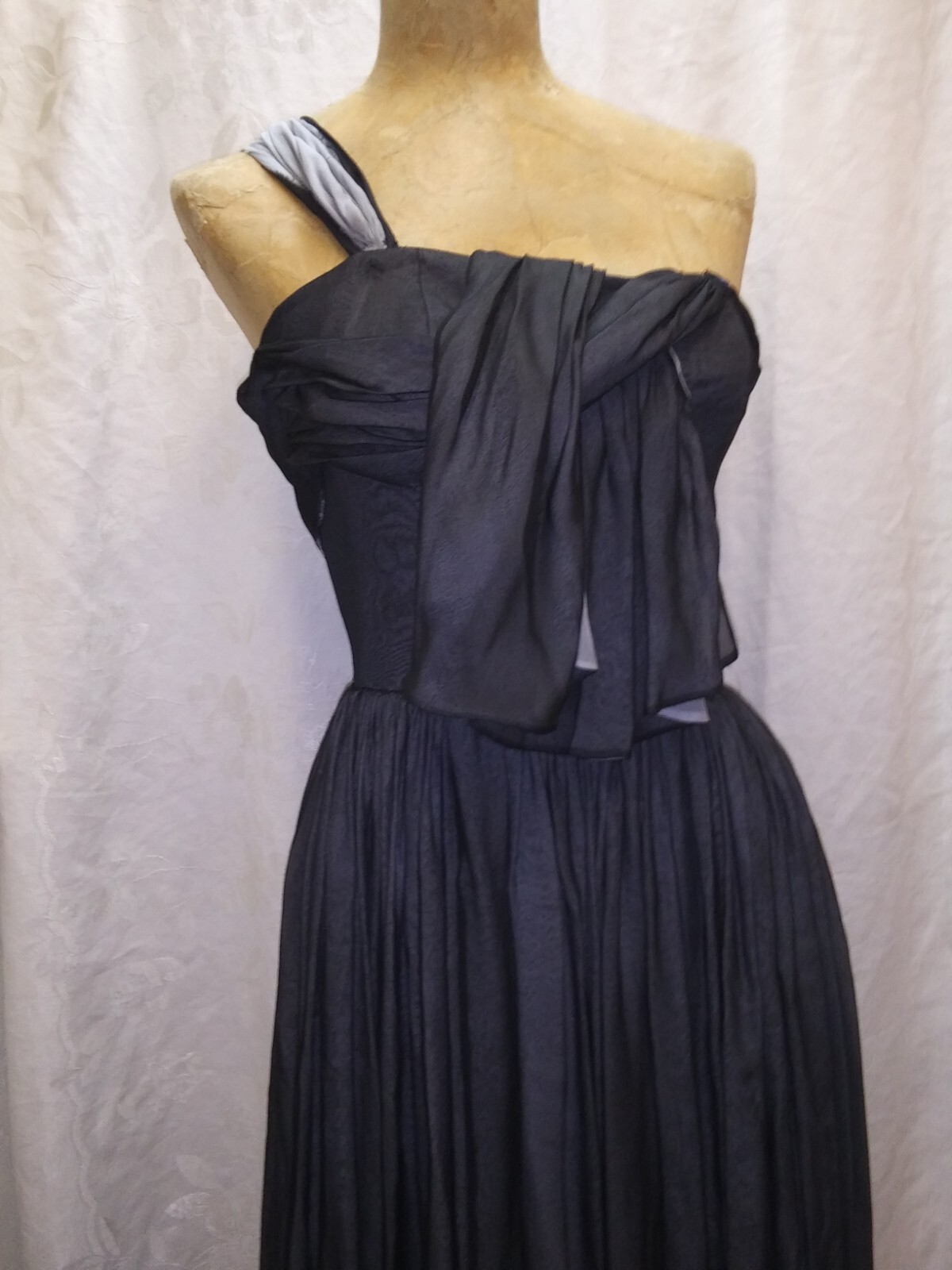 Vintage 1950’s Black & Gray Silk Glamorous Evening Cocktail Dress Size Small