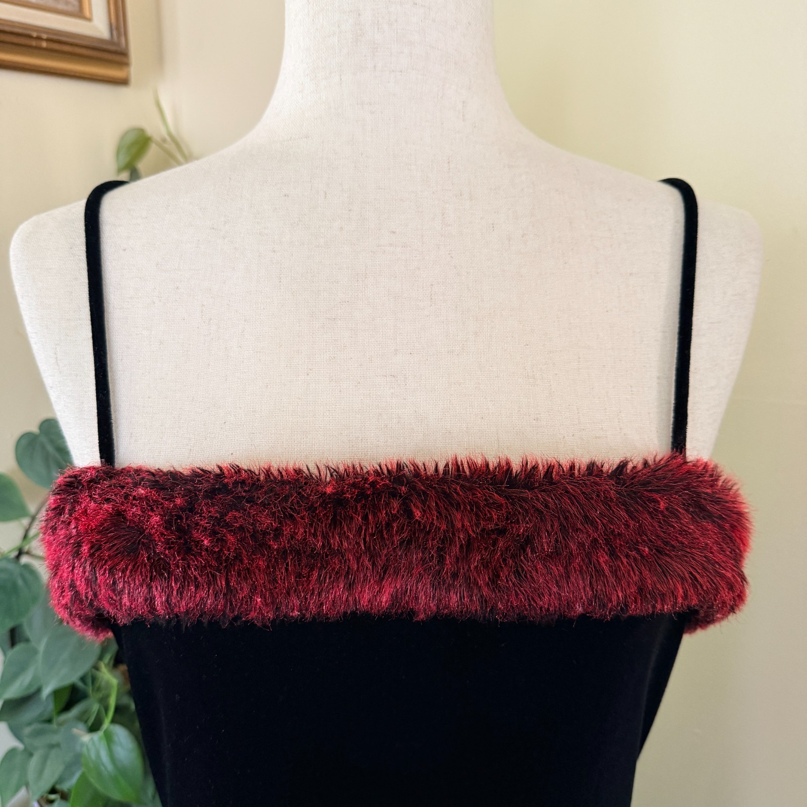 Vintage 90s Finesse USA Black Velvet Mini Dress Burgundy Faux Fur Trim sz L