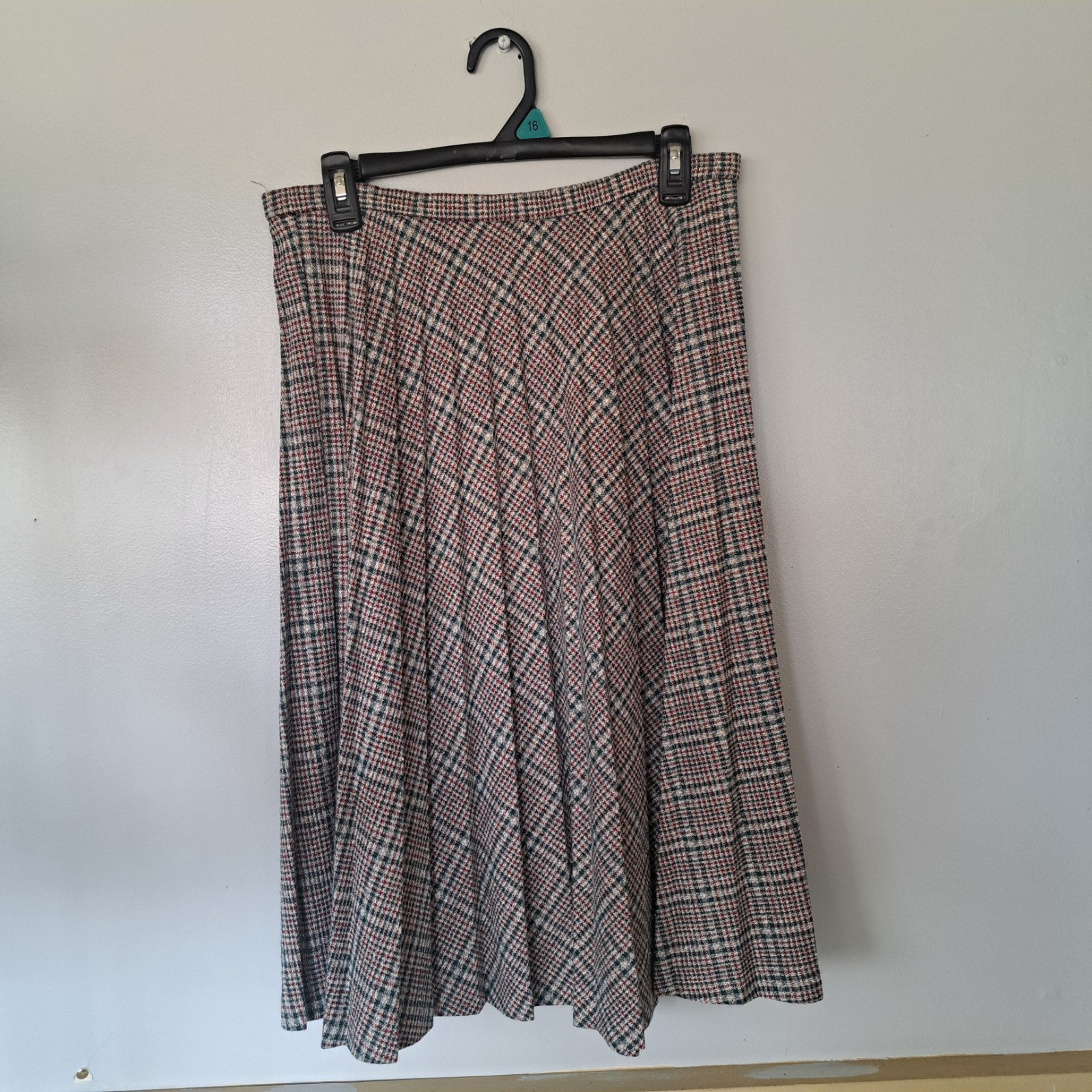 1960s Vintage Haymaker Plaid Polyester Pleated Skirt Womens Size 12 Green Red