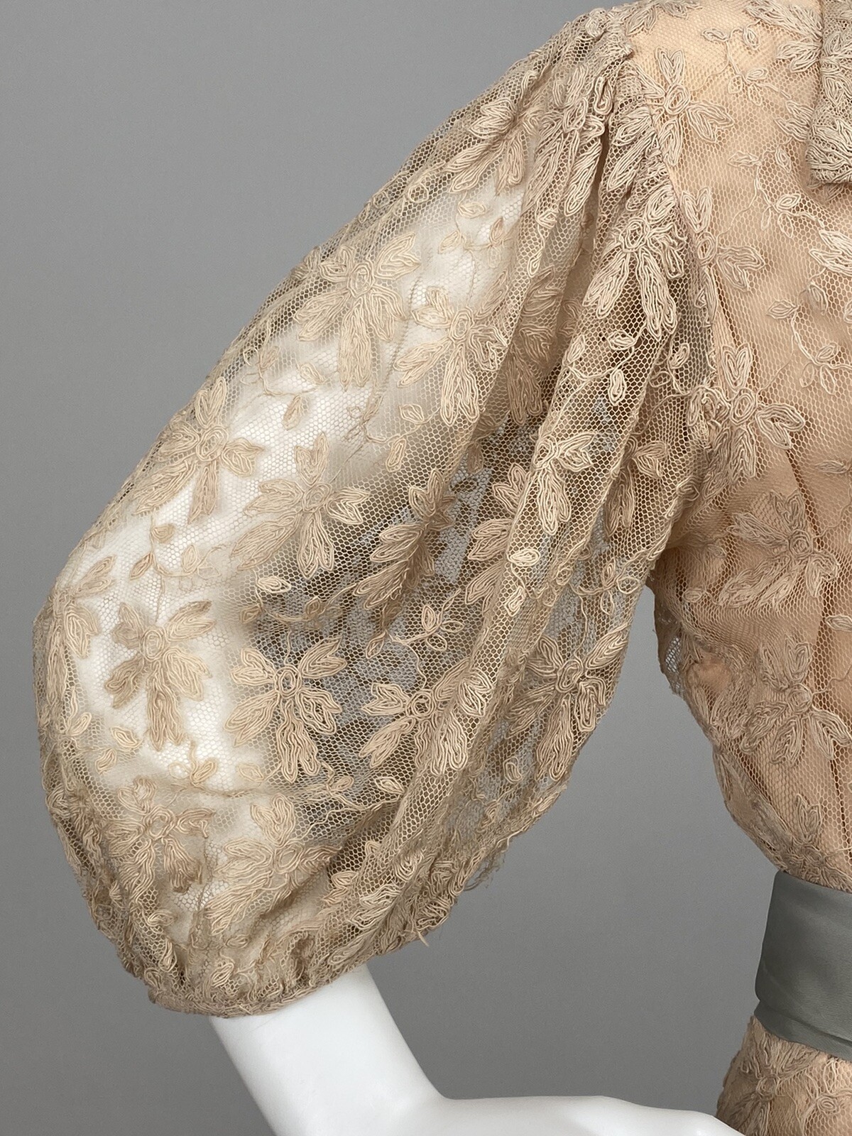 Antique 1930s Pale Blush Pink Net Lace Sheer Robe With Blue Ribbon Tie AS IS