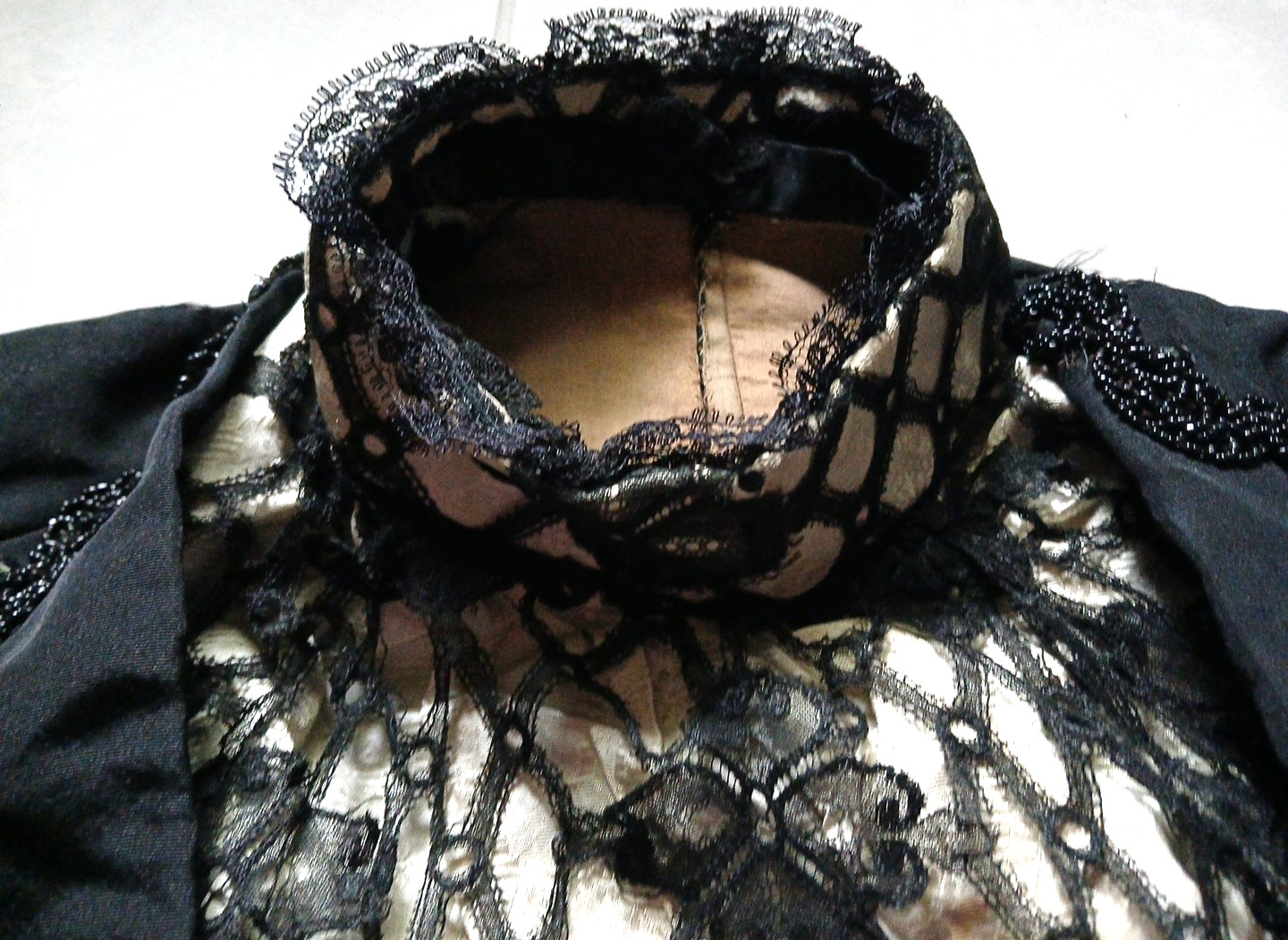 ANTIQUE VICTORIAN BLOUSE JACKET HANDMADE LACE BEAD HIGH NECK METAL TOP HOOKS BLK