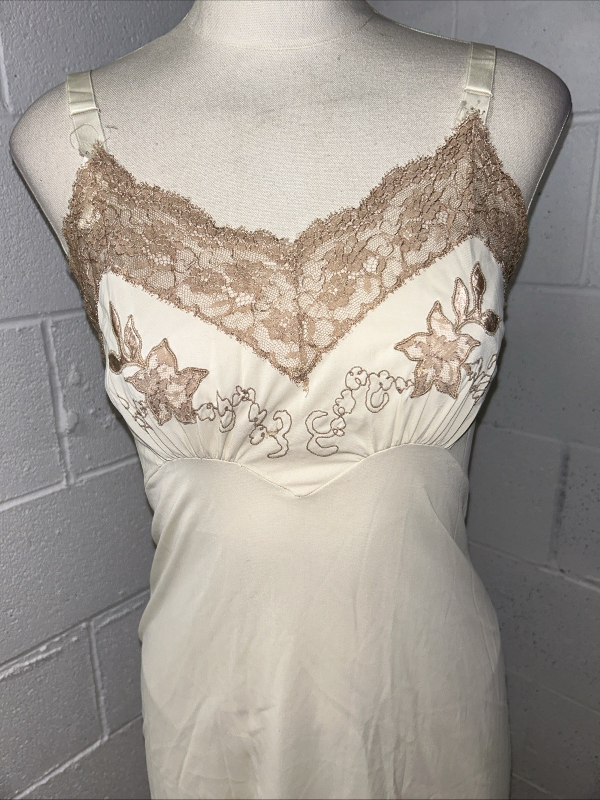 Vintage Top Form Slip Dress Nightie Cream Tan Lace Sz 34 Embroidered S3
