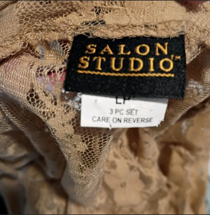 Vintage 90s Salon Studio Women’s Sz LP Boho Style Tan Floral Lace Cardigan