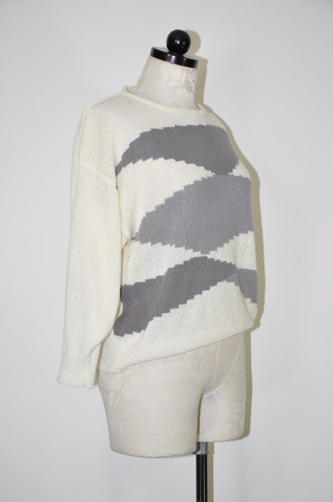 80s Vintage White Gray Clouds Silky Nubby Knit Top Pullover Sweater Women M L