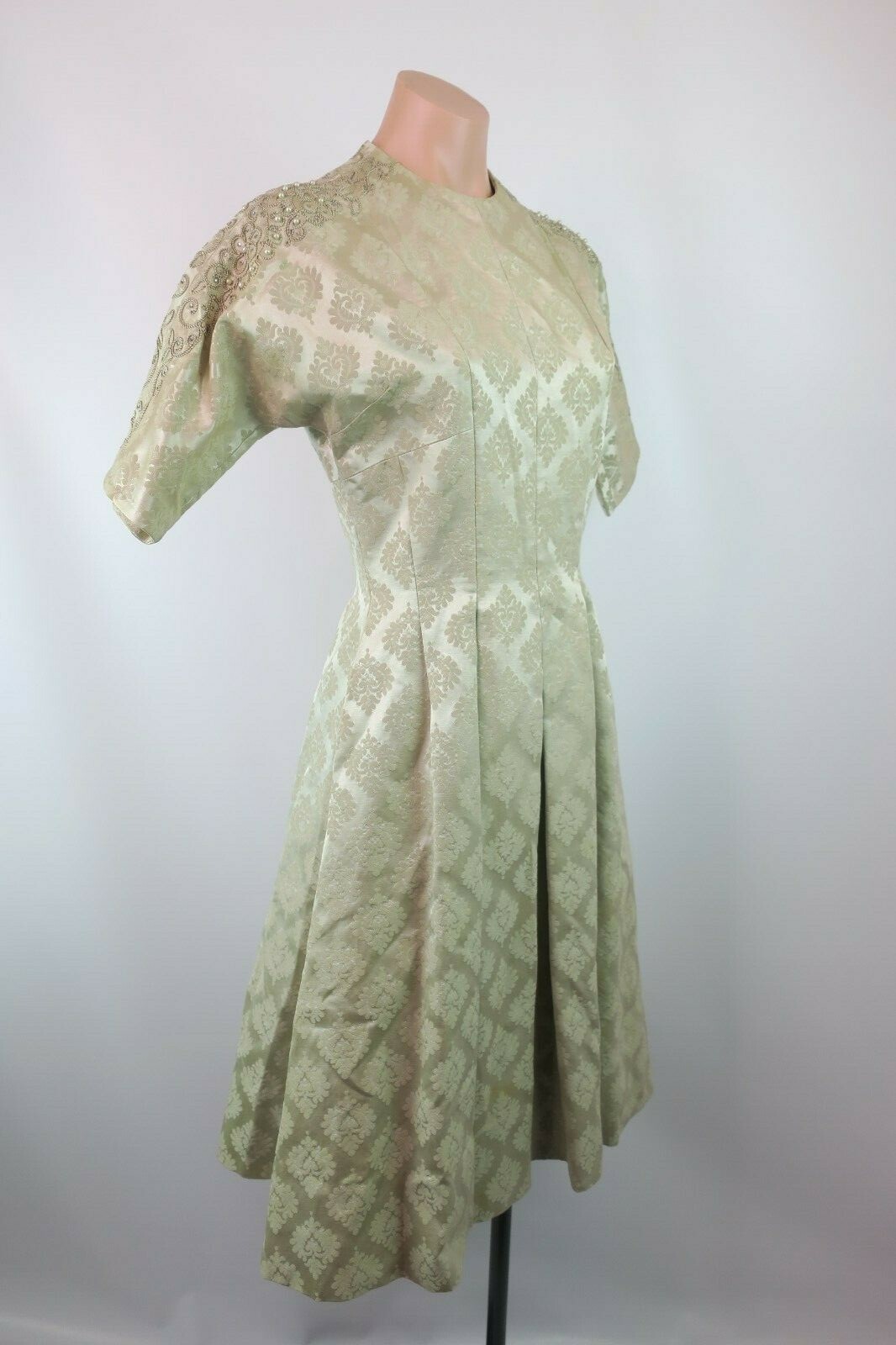 True VTG 50s Hostess Pleated Full Skirt Dress Parade NY Gold Metallic Paisley M