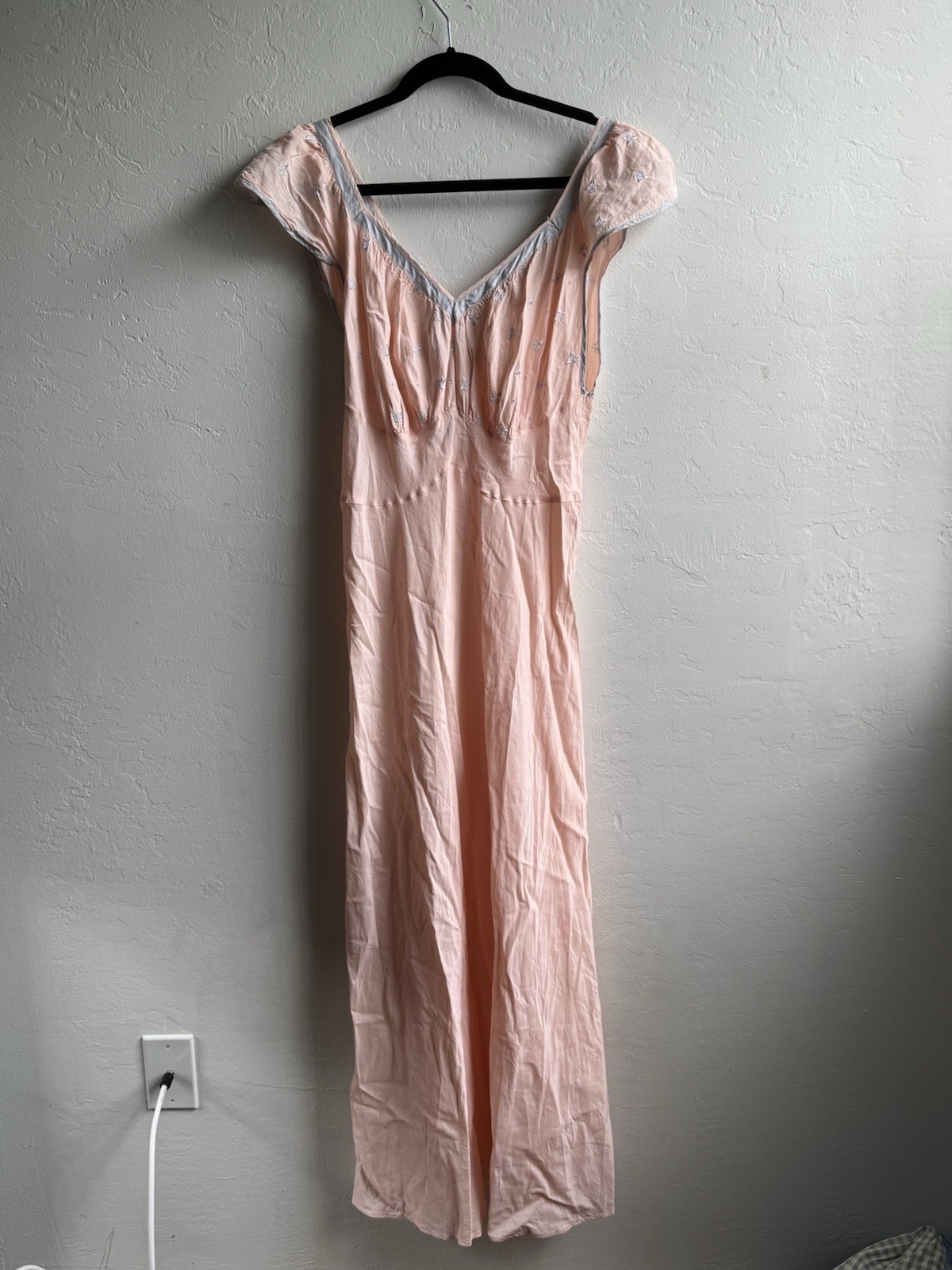 1940 Vintage Barbizon Rayon Nightgown Peach With Blue Detailing Size Miss 16