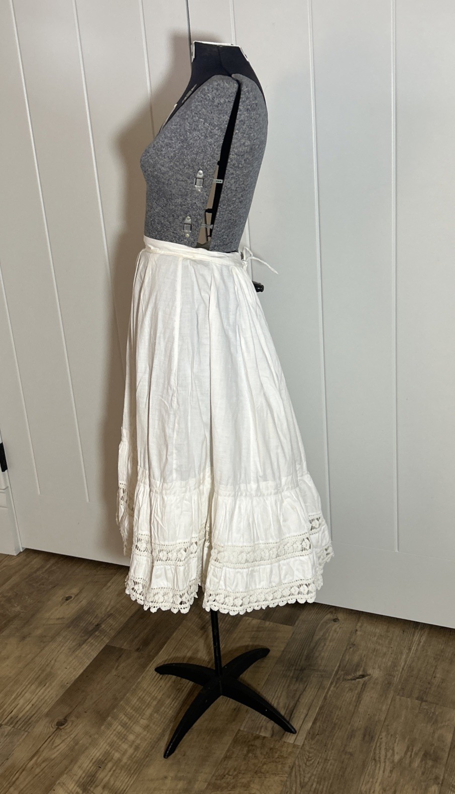 Antique Off White Cotton And Lace Heavyweight Petticoat Skirt