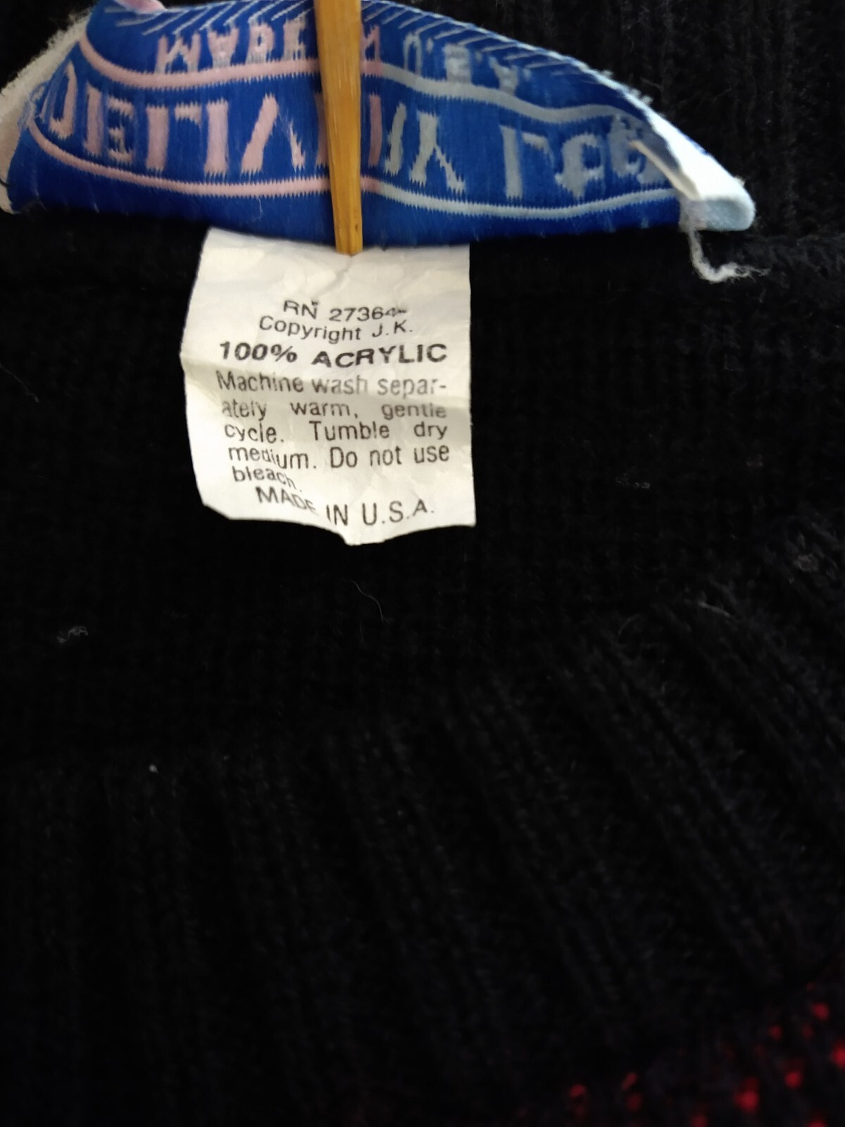 Delivery Ltd Sweater Hearts Tulips Bows Hugs Kisses Love Large Made in USA