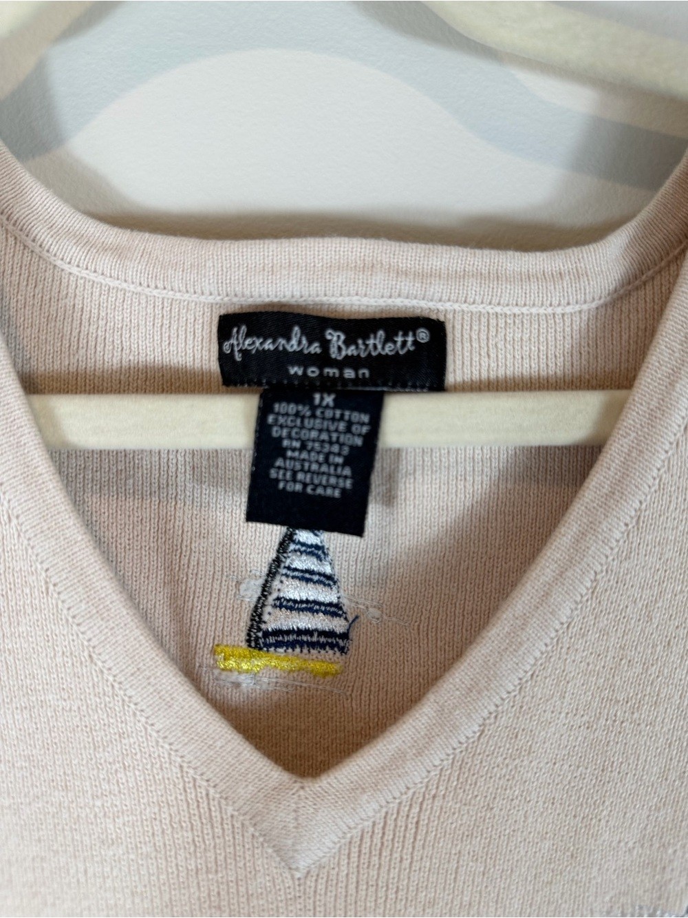 Vintage Alexander Bartlett V-Neck Embroidered Sailboat Sweater in Light Beige 1X