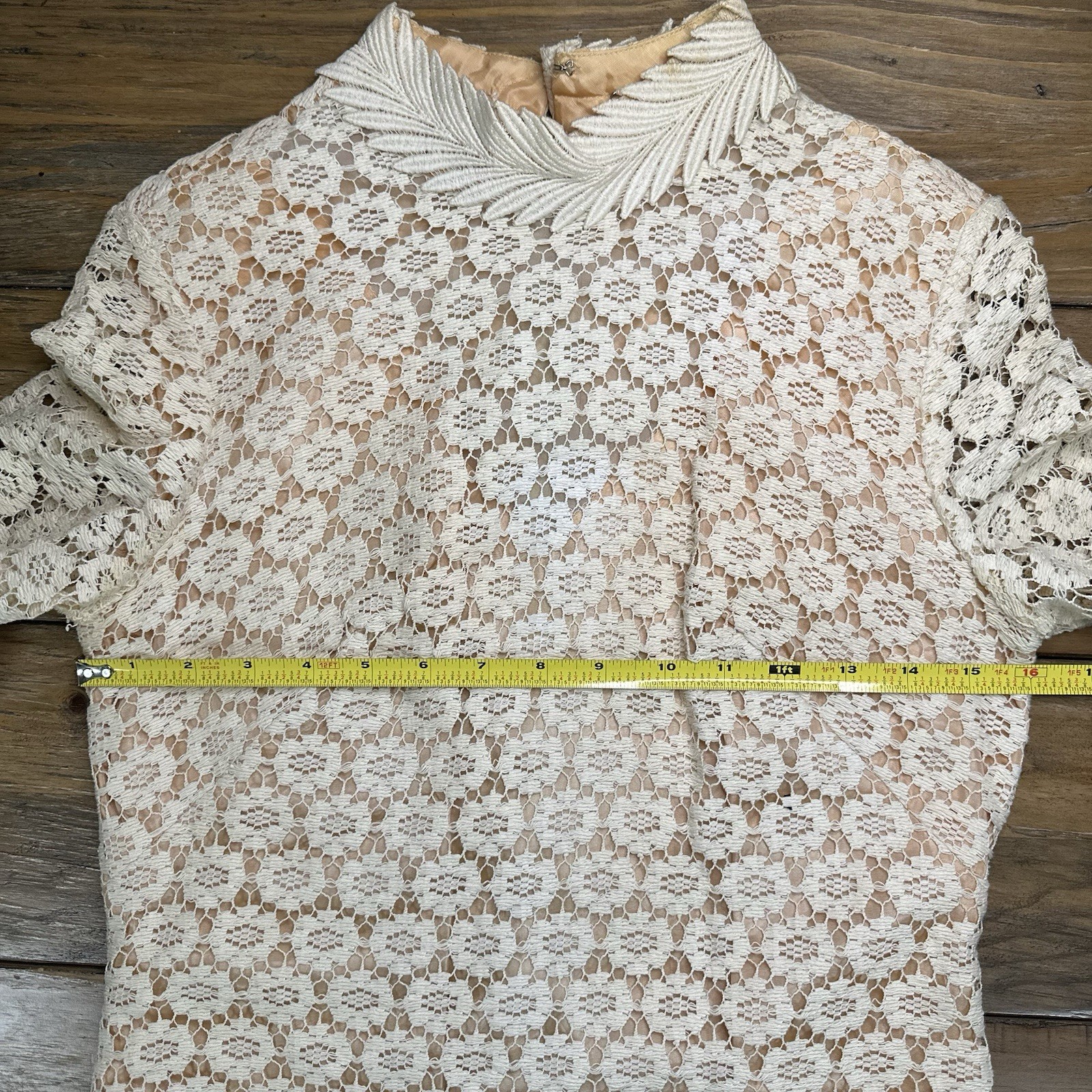 Vtg 60s ILGWU Union Made Ivory Guipure Lace Shift Dress Mock Neck Mod Bridal