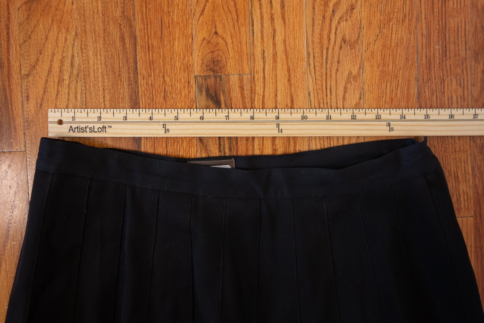 Vintage Toff’s Size 15/16 Black Pleated Wool Skirt Mid-Length Hong Kong
