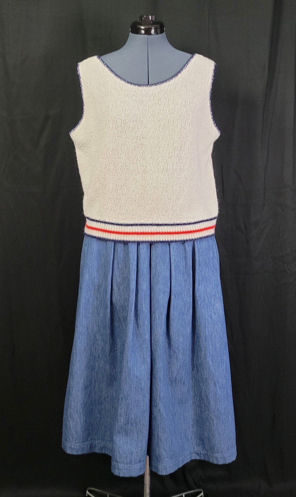 Vintage Creamy White Sleeveless Sweater w Red & Blue Striping/Edging Size L/XL?